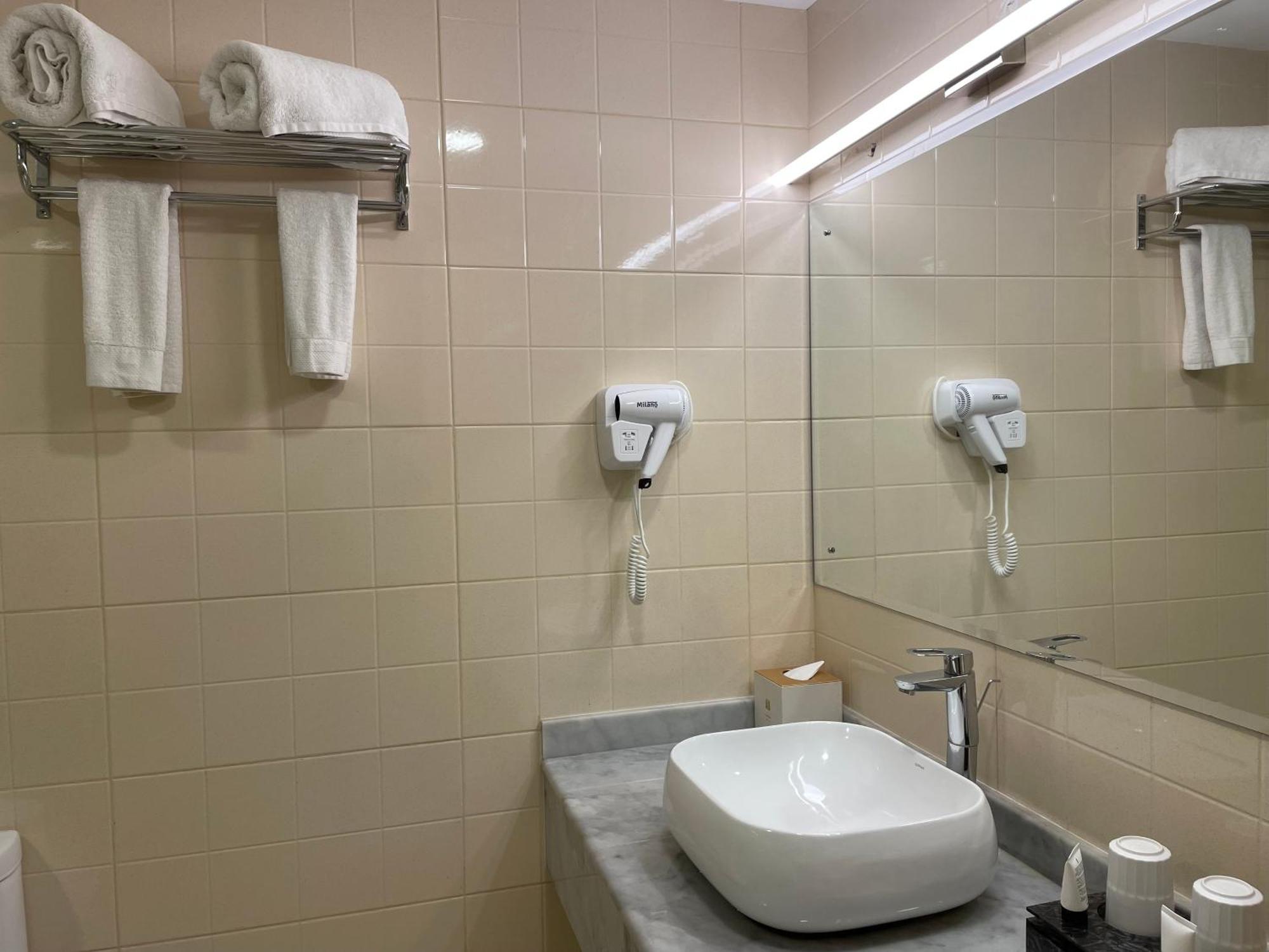 Season Inn Hotel Barka Luaran gambar