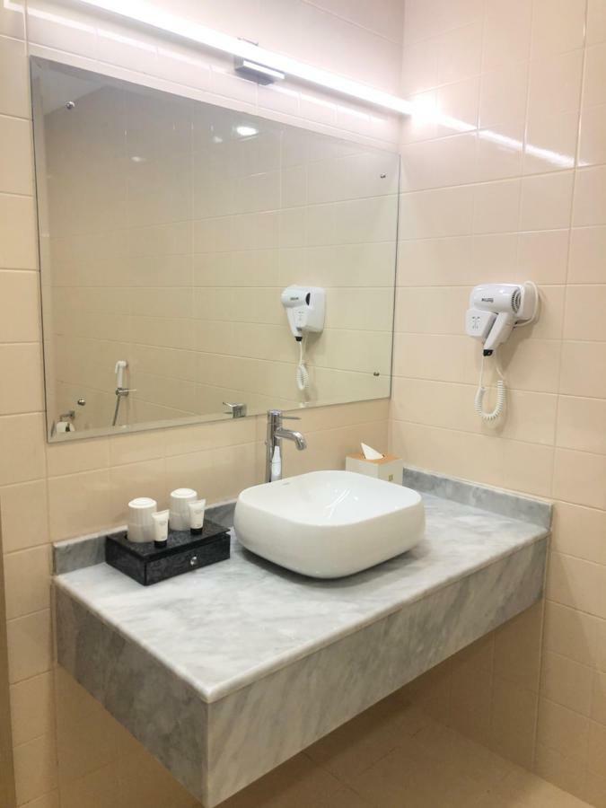 Season Inn Hotel Barka Luaran gambar